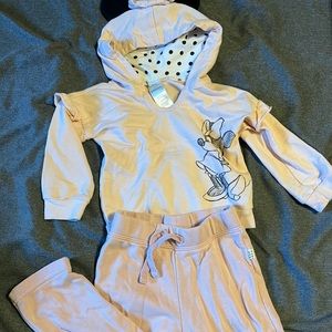 Pink Minnie hoodie outfit